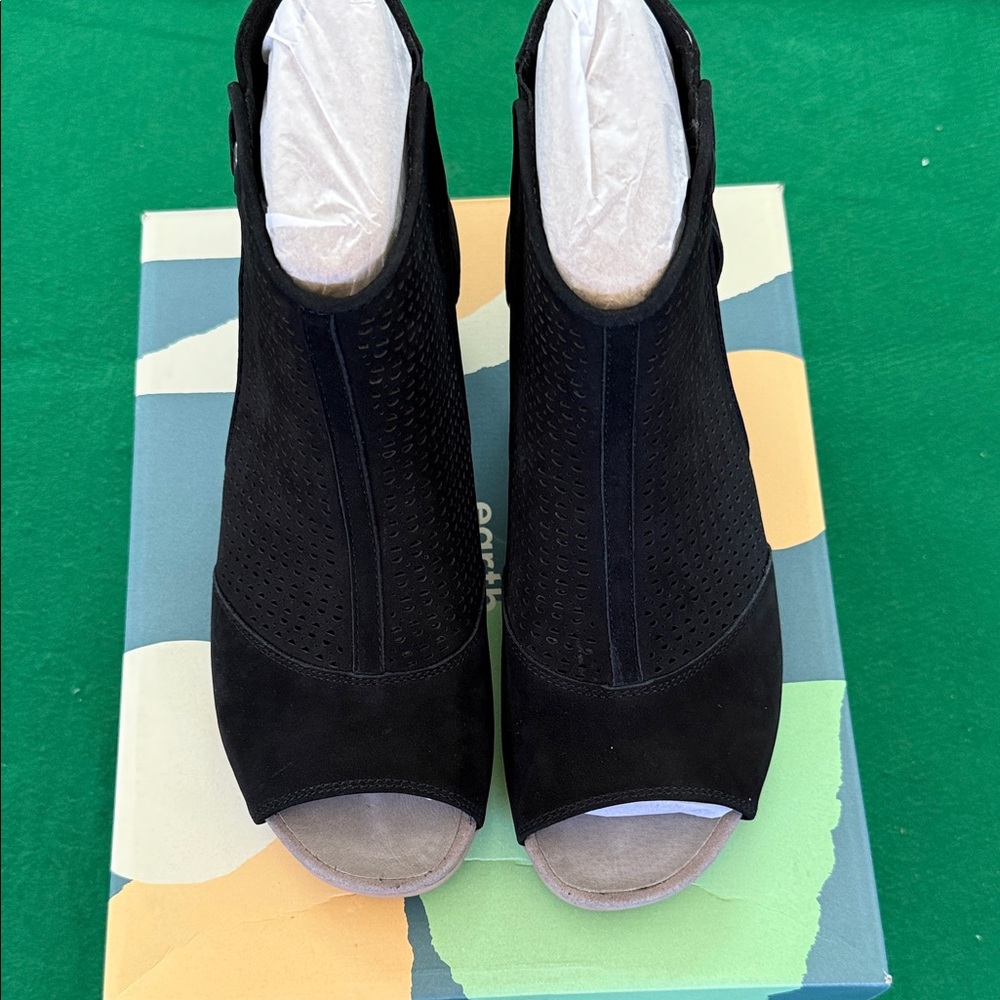 Earth Black Peep-Toe Heeled Boots